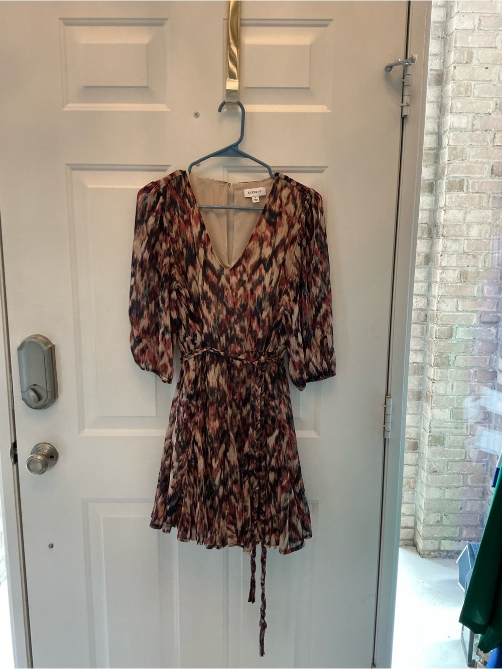 Evereve Multicolor Printed V-Neck Tie-Waist Mini Dress